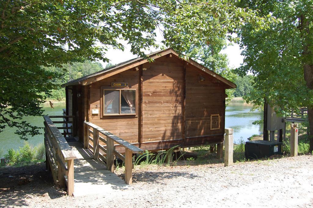 Forest Lake Camping Resort Lakefront Cabin 8 Advance Exterior photo